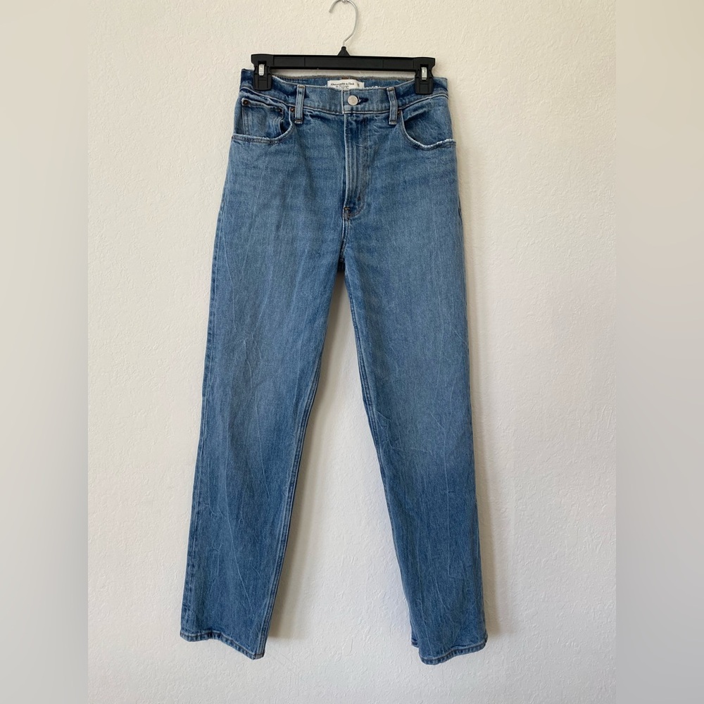 Abercrombie the 90’s Straight Ultra High Rise Size 26S